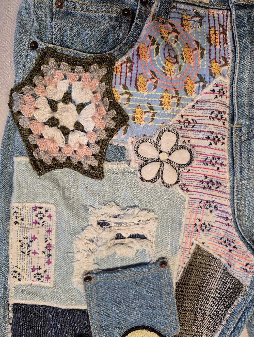 BDG Faded Patchwork Jeans High Rise Cropped Flare Raw Hem Floral & Smiley Patch - Picture 4 of 14